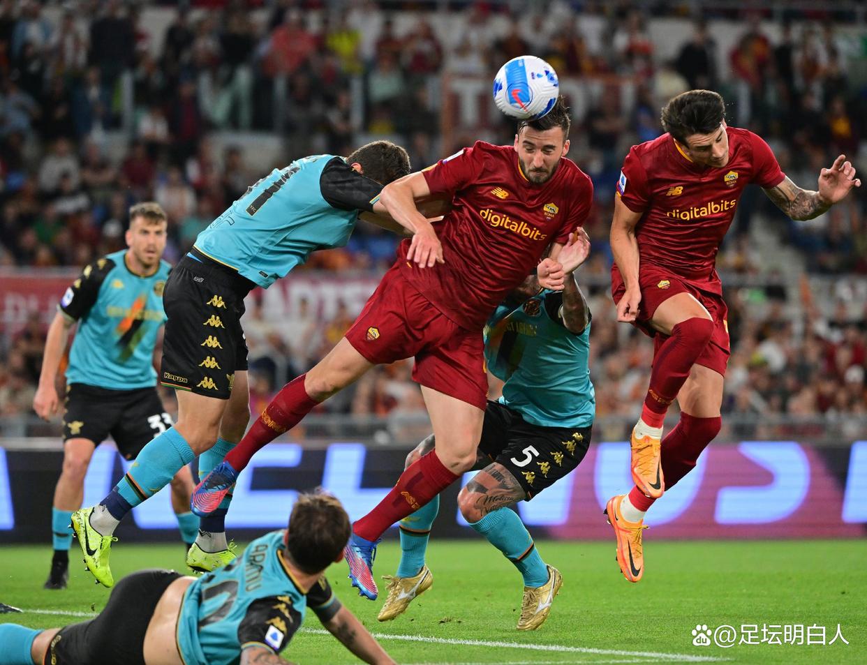 包含毕尔巴鄂竞技训练开放日，国际比赛日内部沟通引欢呼，英超在即，心理建设被强调的词条