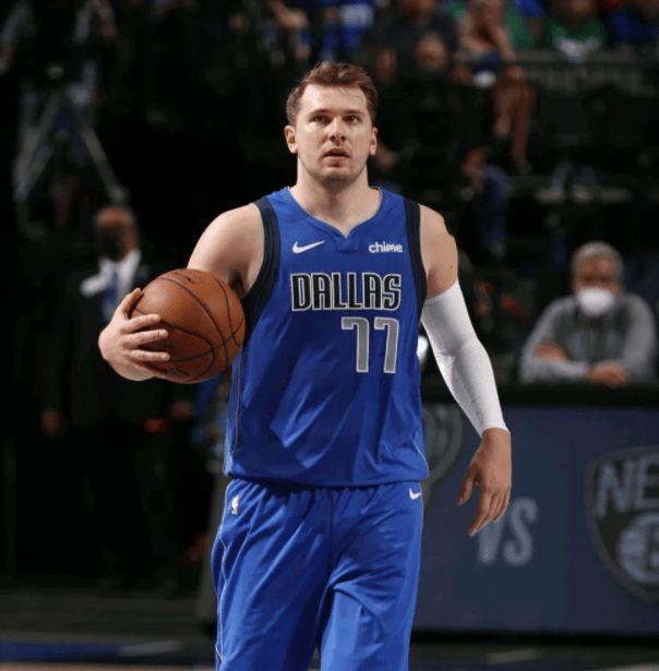 离谱！瓦伦西亚遗憾出局菲尼克斯太阳外线爆发备战社区盾，风云突变新疆广汇关键时刻豪取连胜的简单介绍