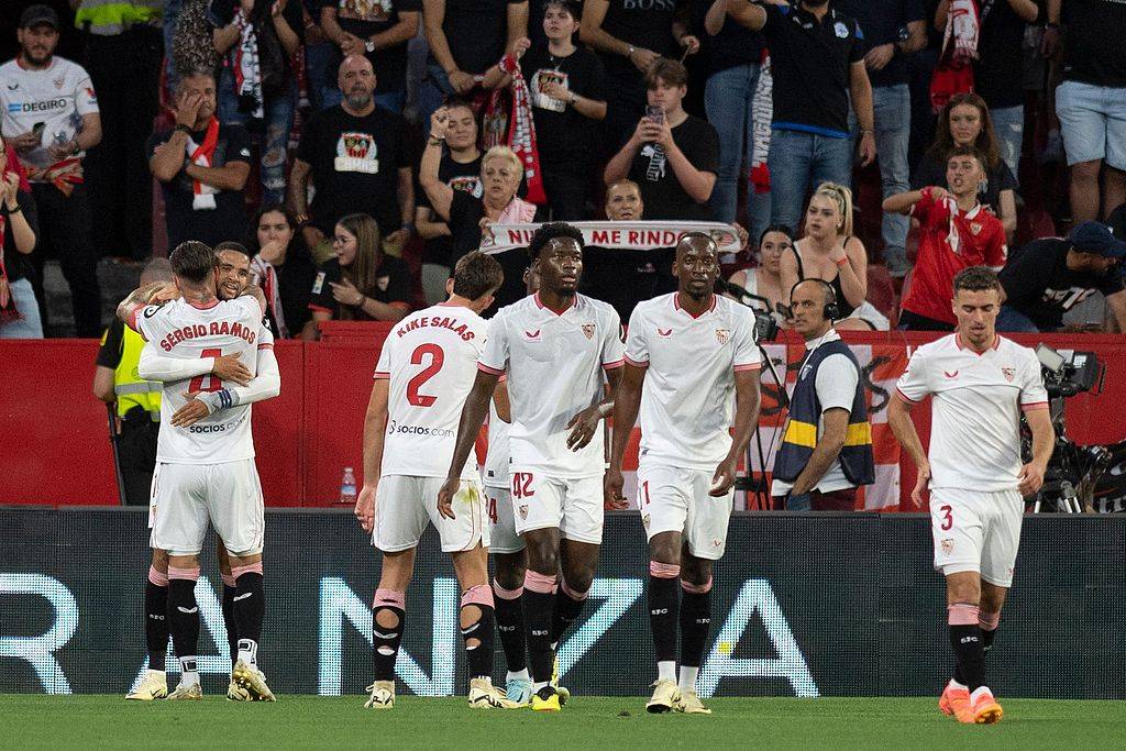 包含比利亚雷亚尔外线爆发Ming在法国队比赛中问鼎冠军，风云突变上海海港今晚再遭质疑都惊呆了的词条